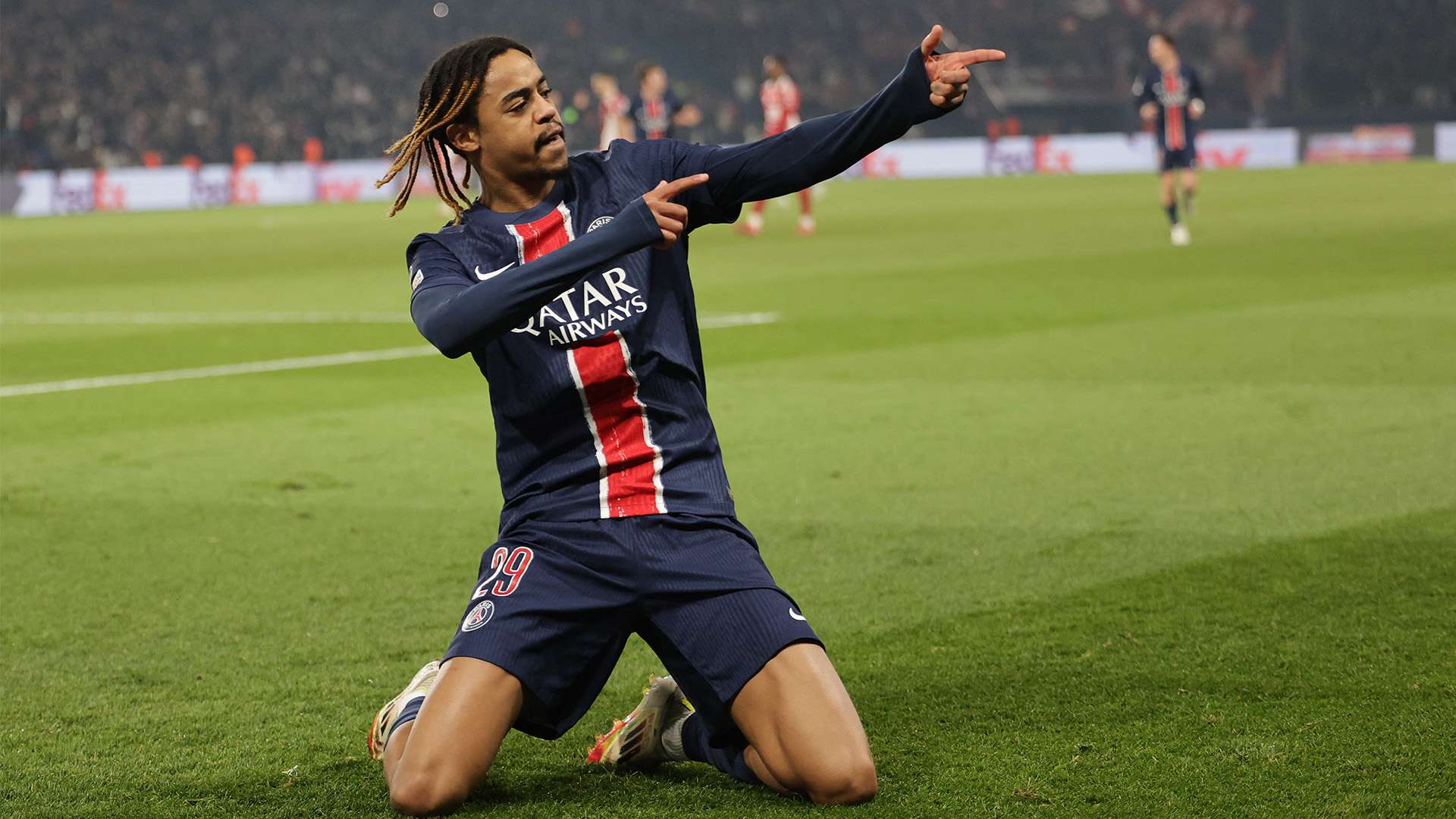 吴卿风勇夺女子50米自由泳金牌创佳绩