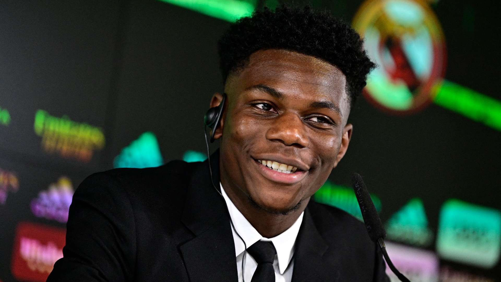 拭目以待 拭目以待